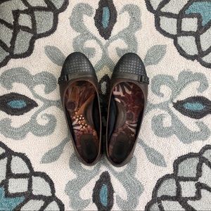 Born gray flats size 7US.